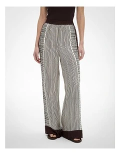 Pants in Scarf Print