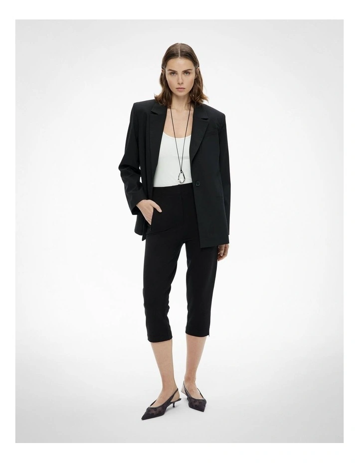 Capri Pants in Black image 3