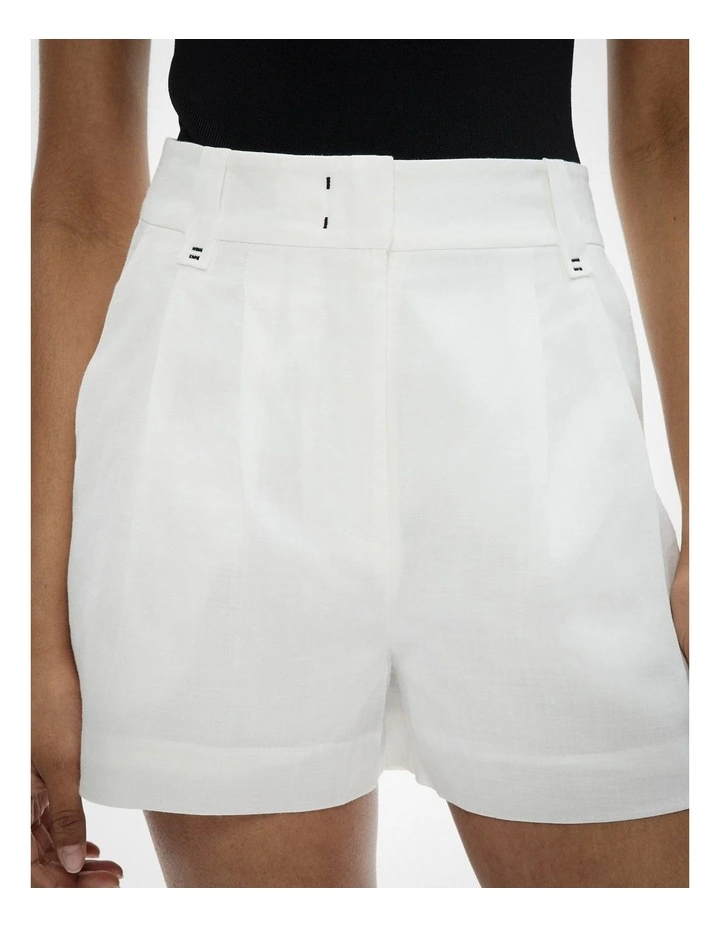 Tailored Shorts in Fresh White image 3