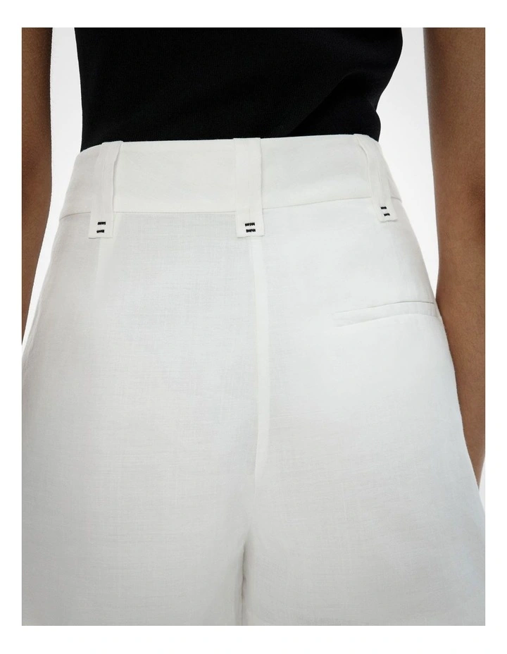 Tailored Shorts in Fresh White image 4