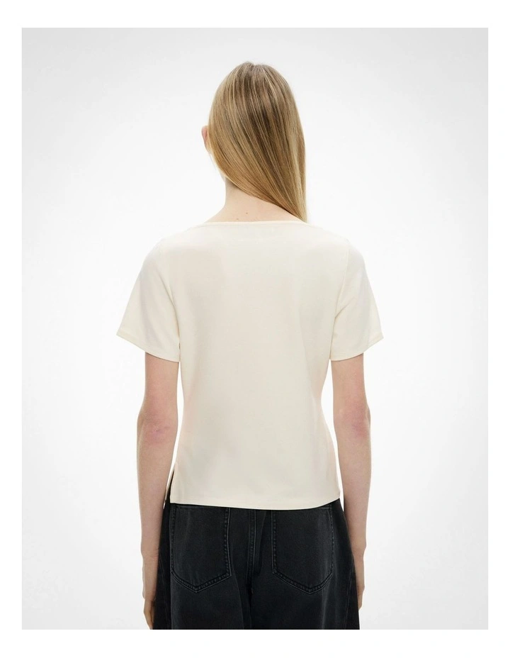 Tuck Wide Neck T-shirt in Vanilla image 4