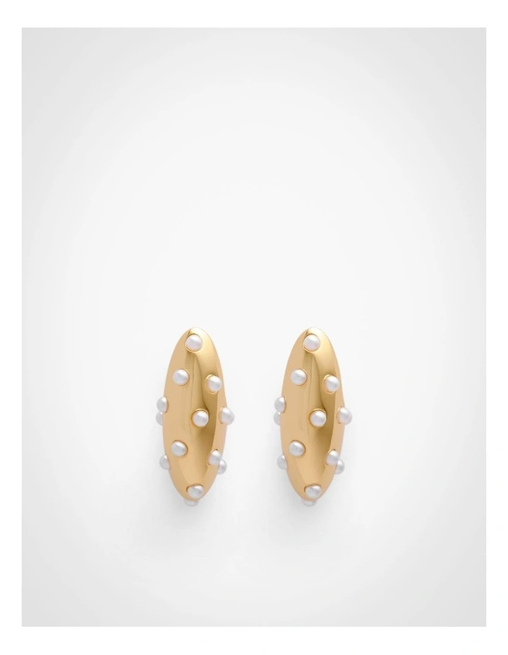Uma Pearl Earrings in Gold image 1