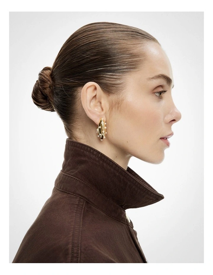 Uma Pearl Earrings in Gold image 2