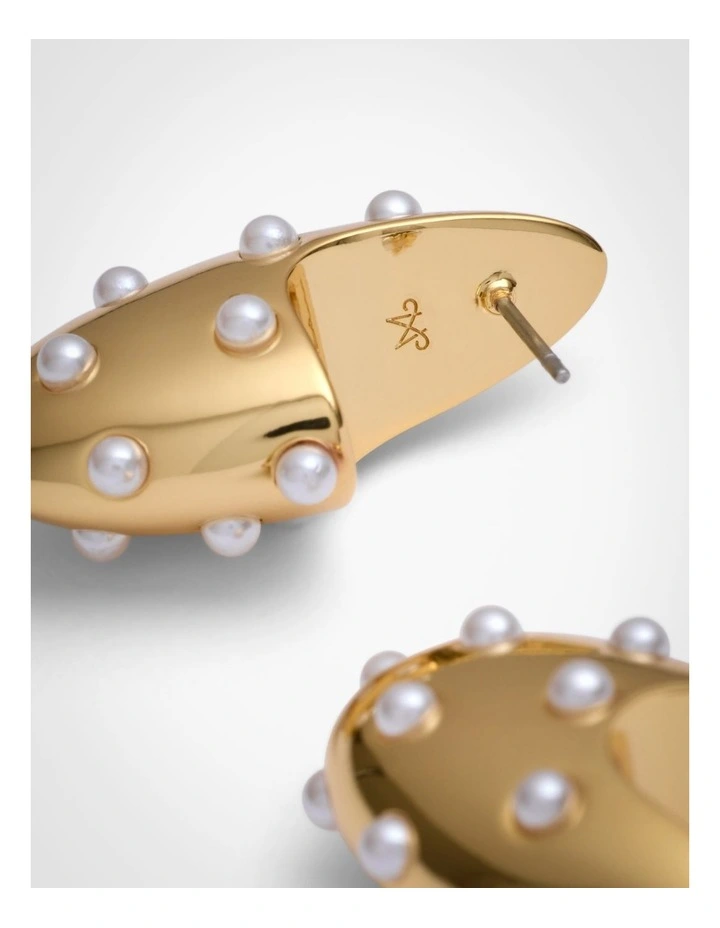 Uma Pearl Earrings in Gold image 4