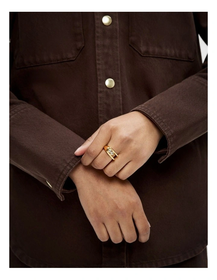 Nora Ring in Gold image 2