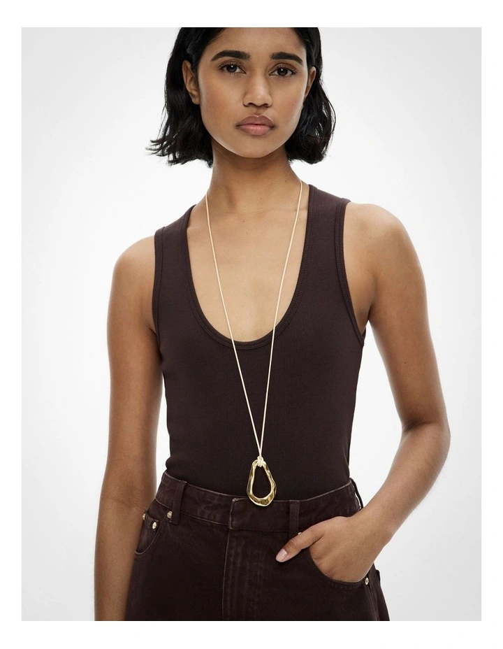 Sloane Necklace in Gold image 2