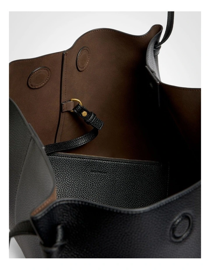 Blair Tote Bag in Black image 4