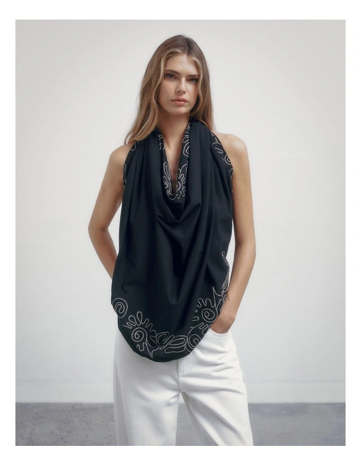 Cove Sarong in Black image 2