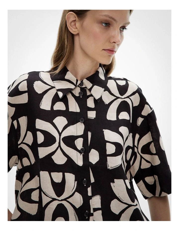 Short Sleeve Printed Linen Shirt in Black Tile Print image 3