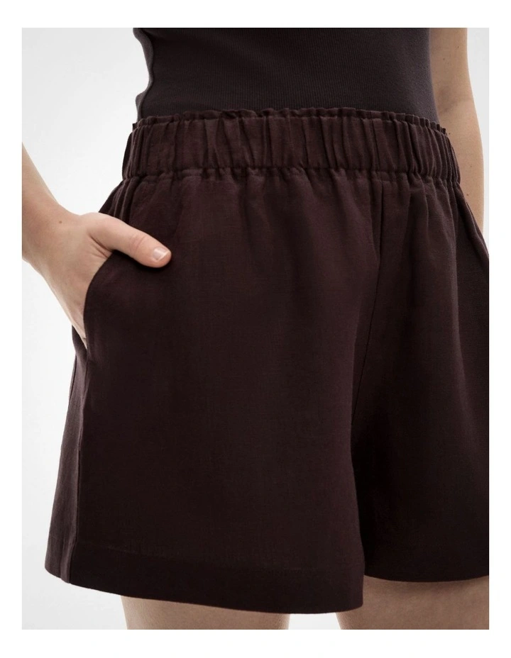 Pull On Linen Shorts in Espresso image 3