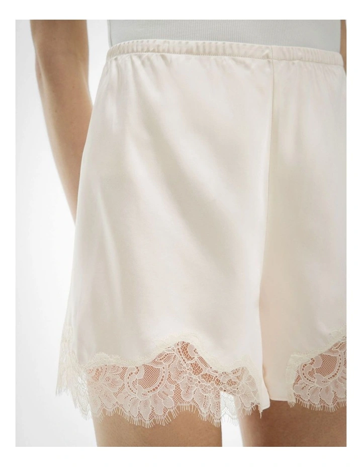 Lace Shorts in Chalk image 3