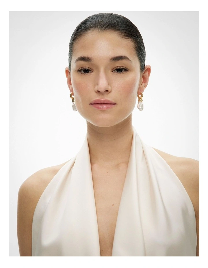 Mira Hoop Earrings in Gold image 2