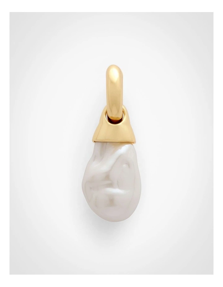 Mira Hoop Earrings in Gold image 3