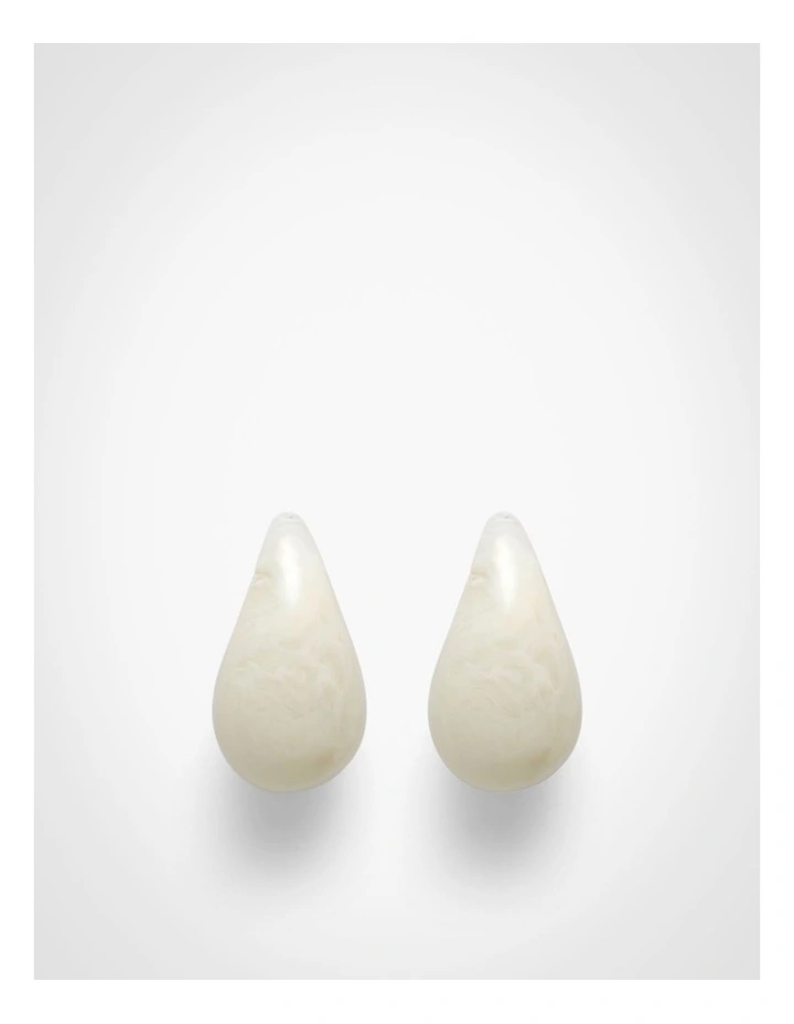 Kai Resin Earrings in Cream image 1