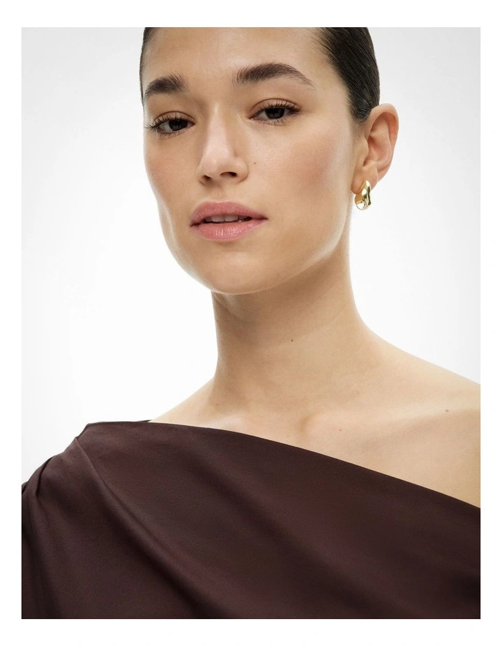 Kai Molten Drop Earrings in Gold image 2