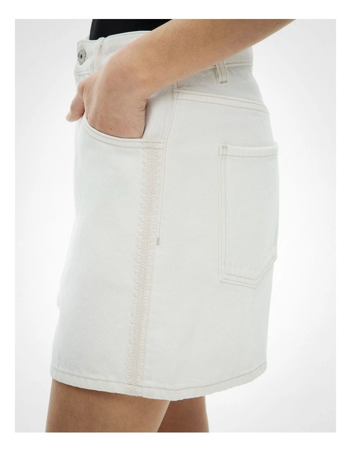Stitch Denim Shorts in Parchment image 5