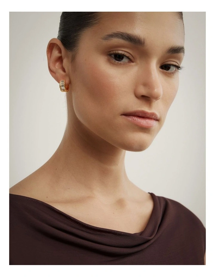 Alice Hoop Earrings in Gold image 2