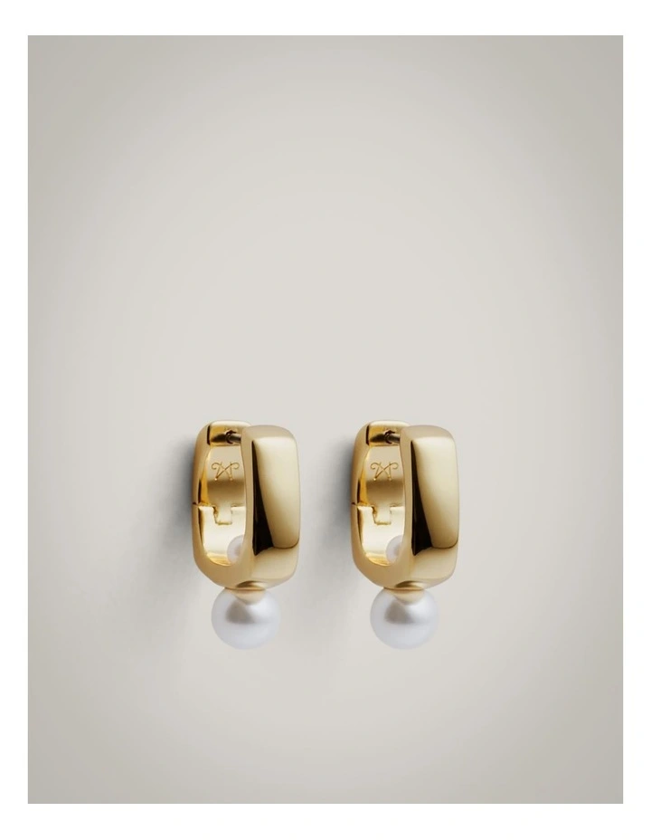 Lou Hoop Earrings in Gold image 1
