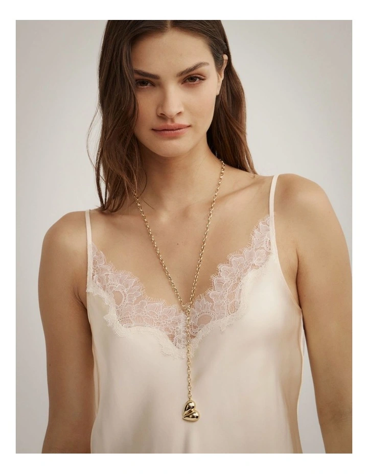 Kiera Lariat in Gold image 6