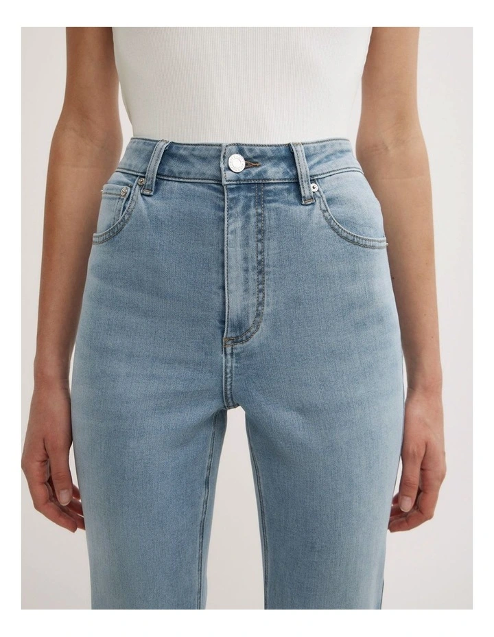 Skinny Jeans in Light Blue Wash image 3