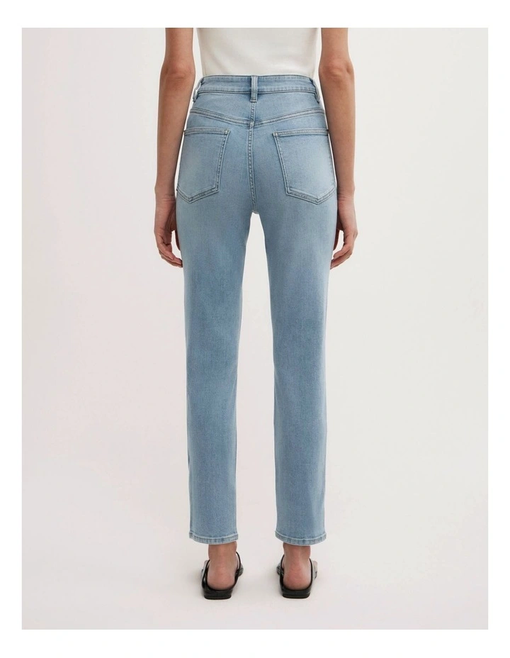 Skinny Jeans in Light Blue Wash image 4