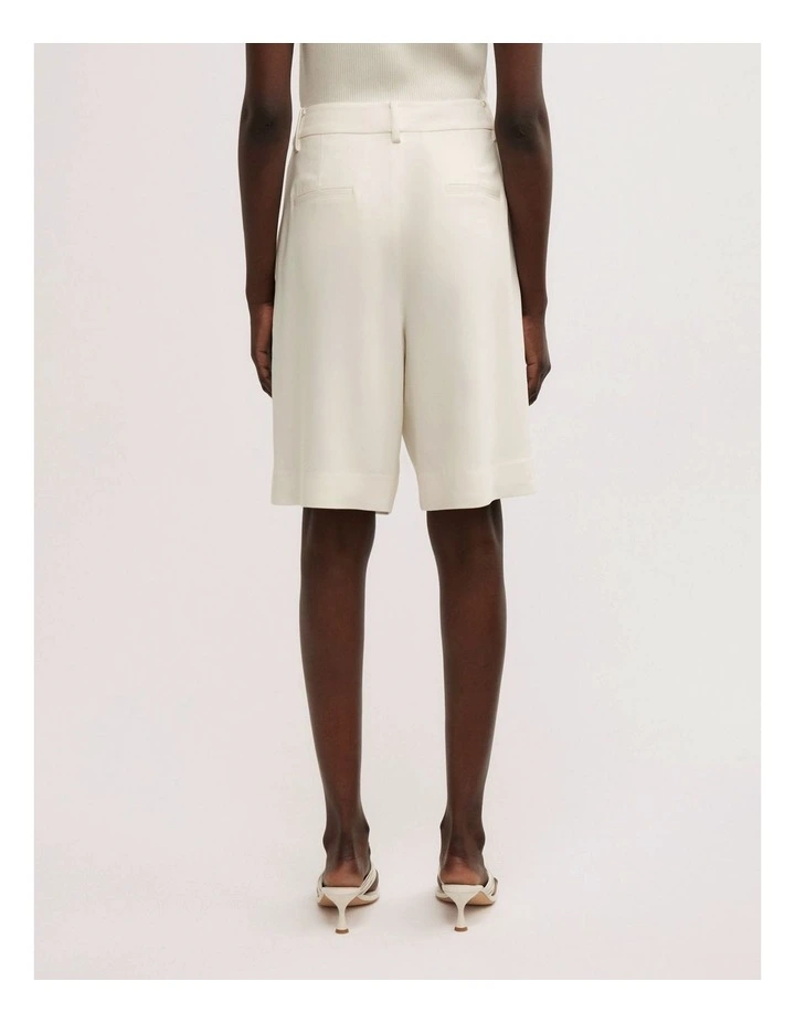 Bermuda Shorts in Vanilla image 4