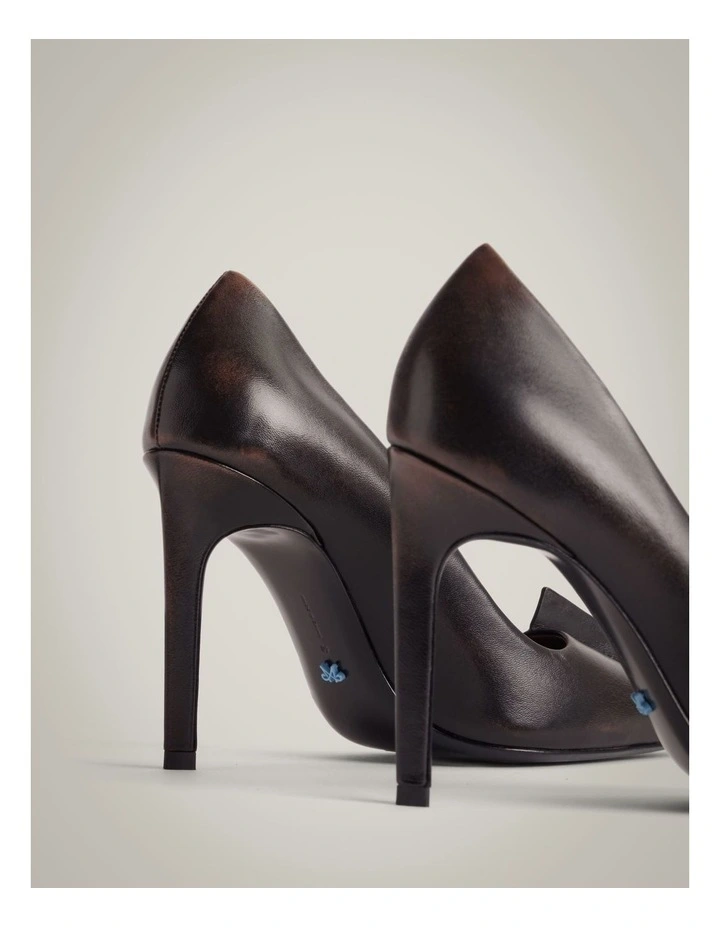 Sharp Pump Heels in Black image 5