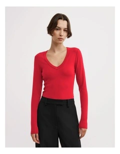 V Neck Long Sleeve Top in Red