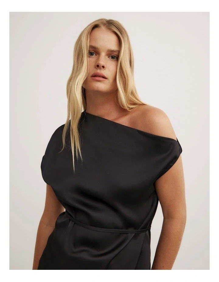 Tipped Shoulder Top in Black image 3