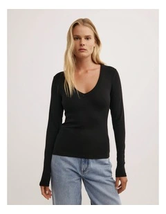V Neck Long Sleeve Top in Black