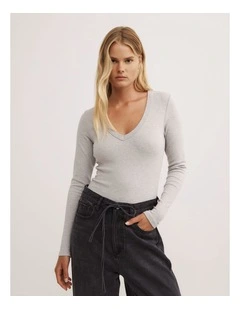 V Neck Long Sleeve Top in Light Grey Marle