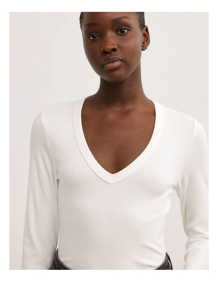V Neck Long Sleeve Top in Fresh White image 3