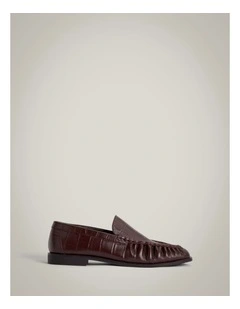 Zoe Loafer in Brown