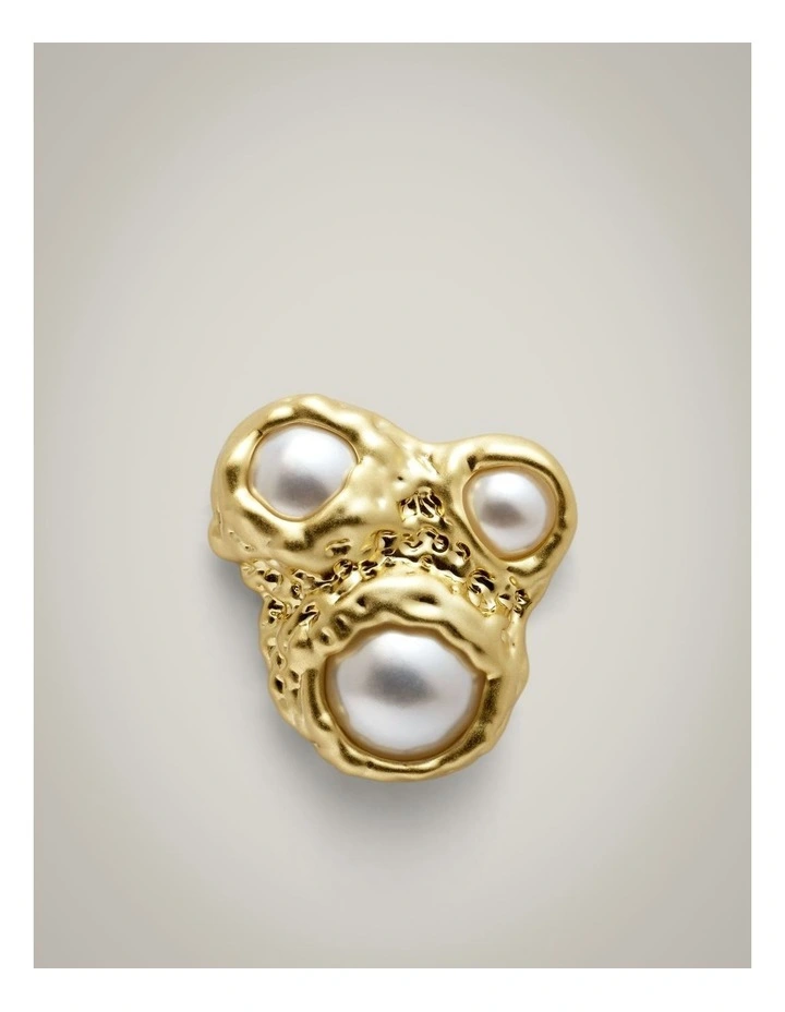 Faye Pearl Stud Earrings in Gold image 3