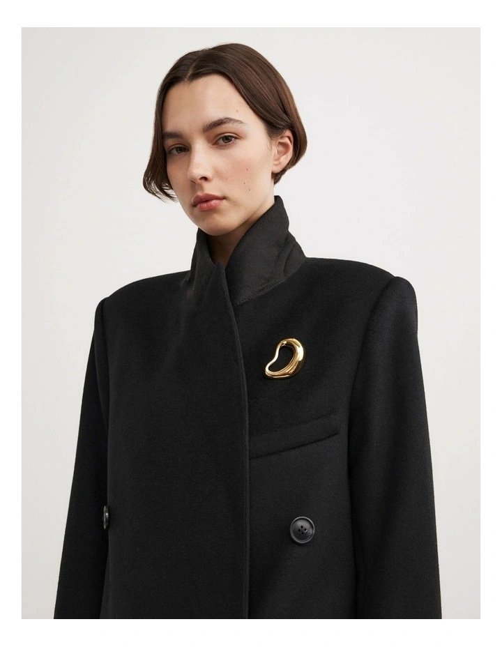 Kelly Brooch in Gold image 2