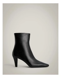 Maggie Boots in Black