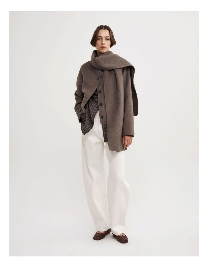 Posy Flat in Espresso image 2