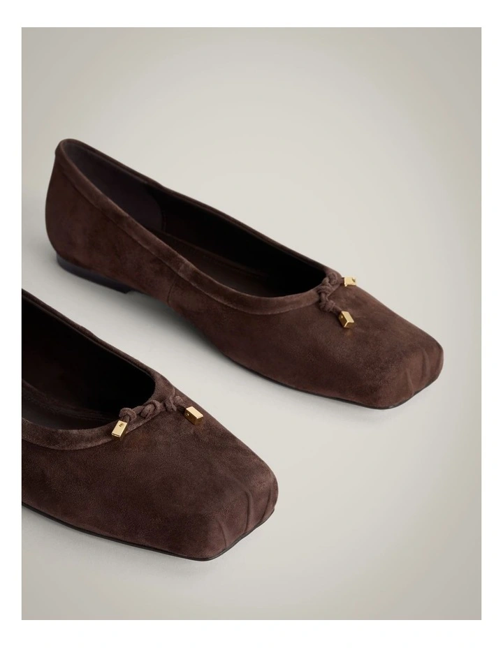 Posy Flat in Espresso image 4