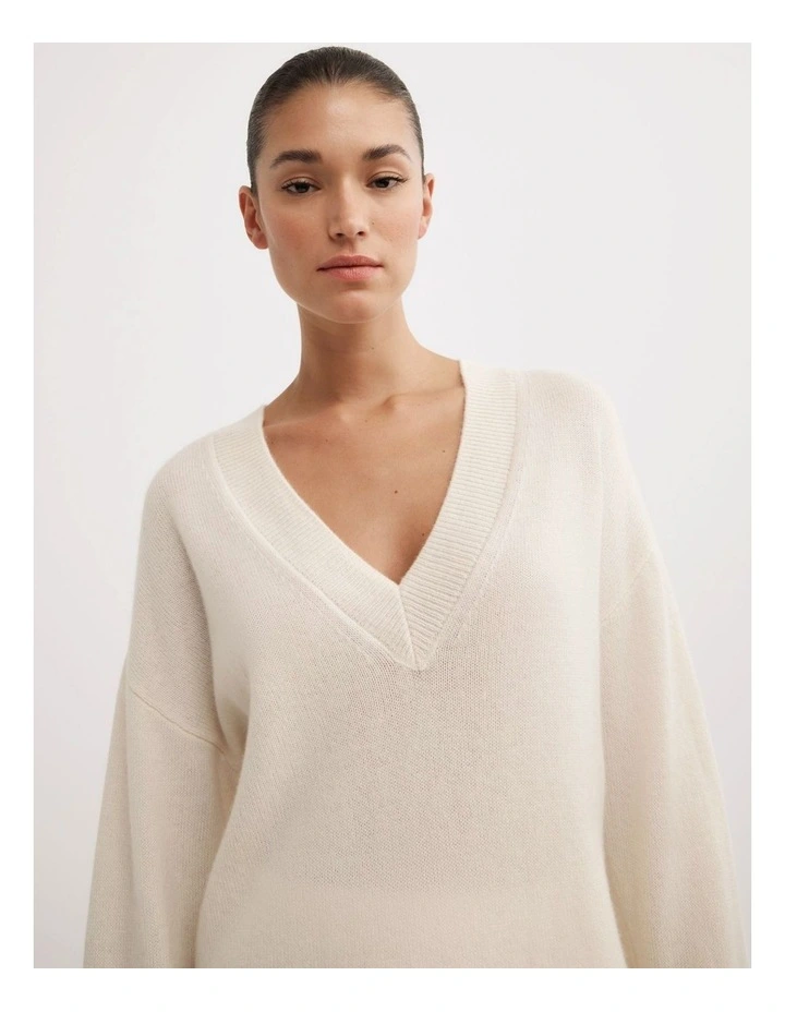 Cashmere V-neck Knit Jumper in Cream image 3