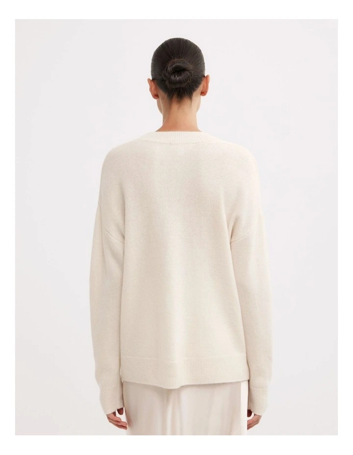 Cashmere V-neck Knit Jumper in Cream image 5