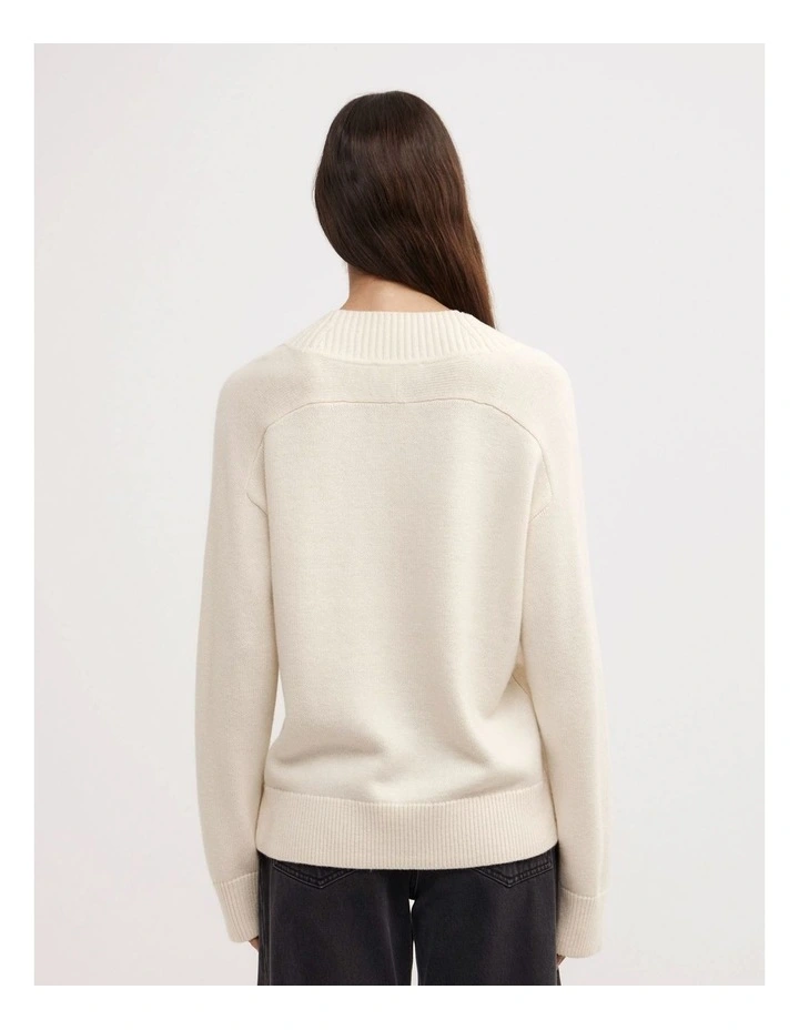 V-neck Knit Jumper in Vanilla image 5