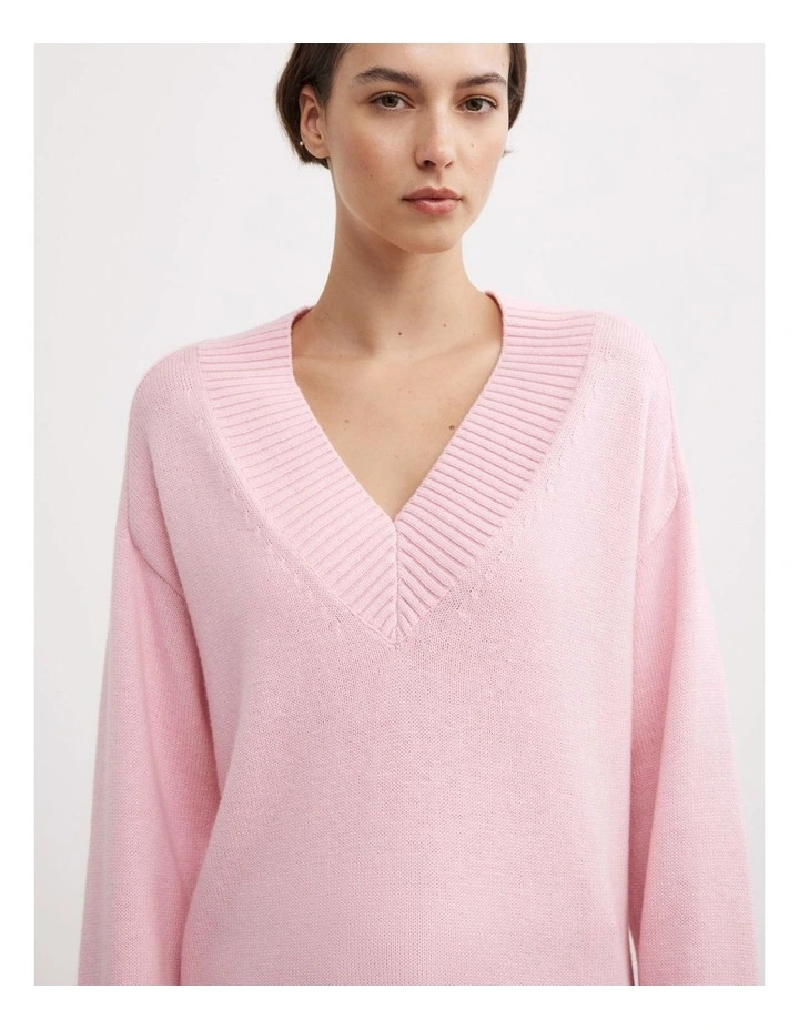 V-neck Knit Jumper in Primrose image 3