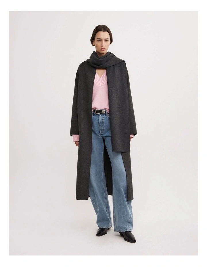 V-neck Knit Jumper in Primrose image 4