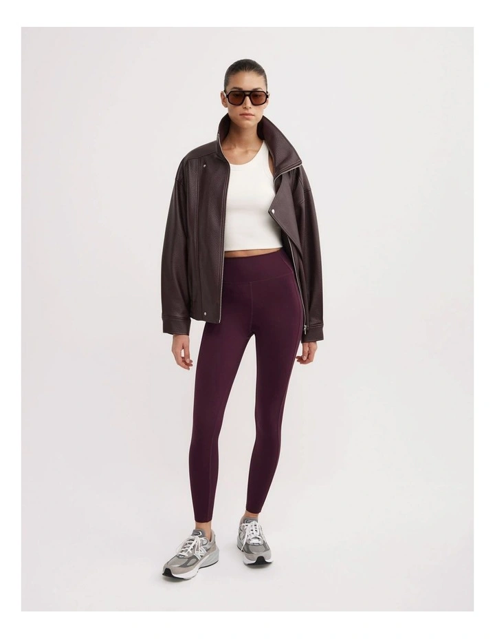 Leggings in Aubergine image 3