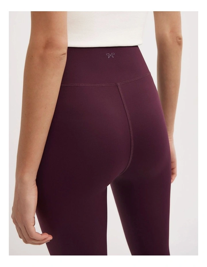 Leggings in Aubergine image 4