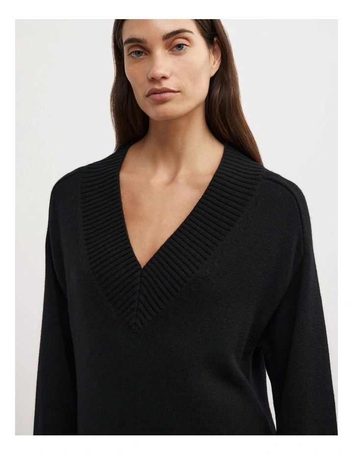 V-neck Knit in Black image 3