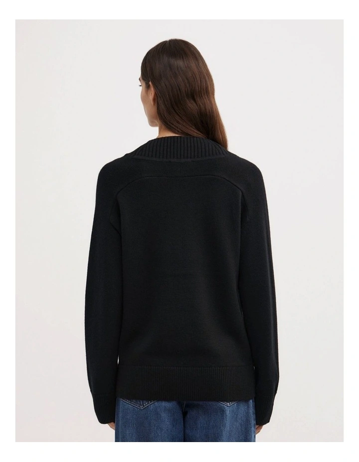 V-neck Knit in Black image 4