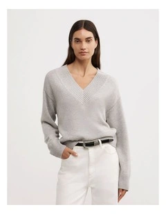 V-neck Knit in Light Grey Marle