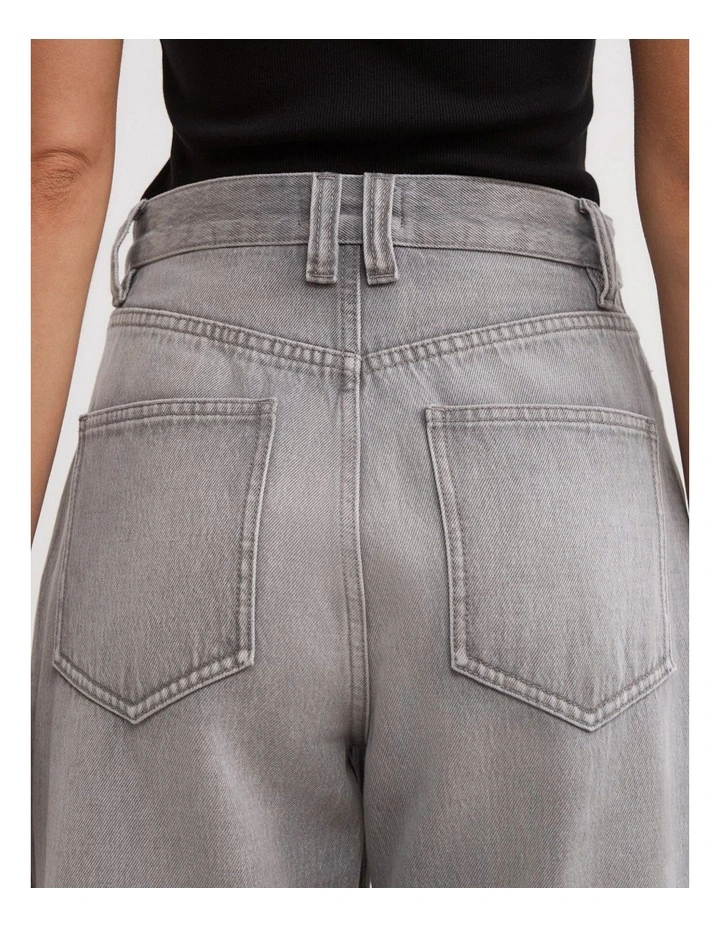 Barrel Leg Jeans in Washed Grey image 5