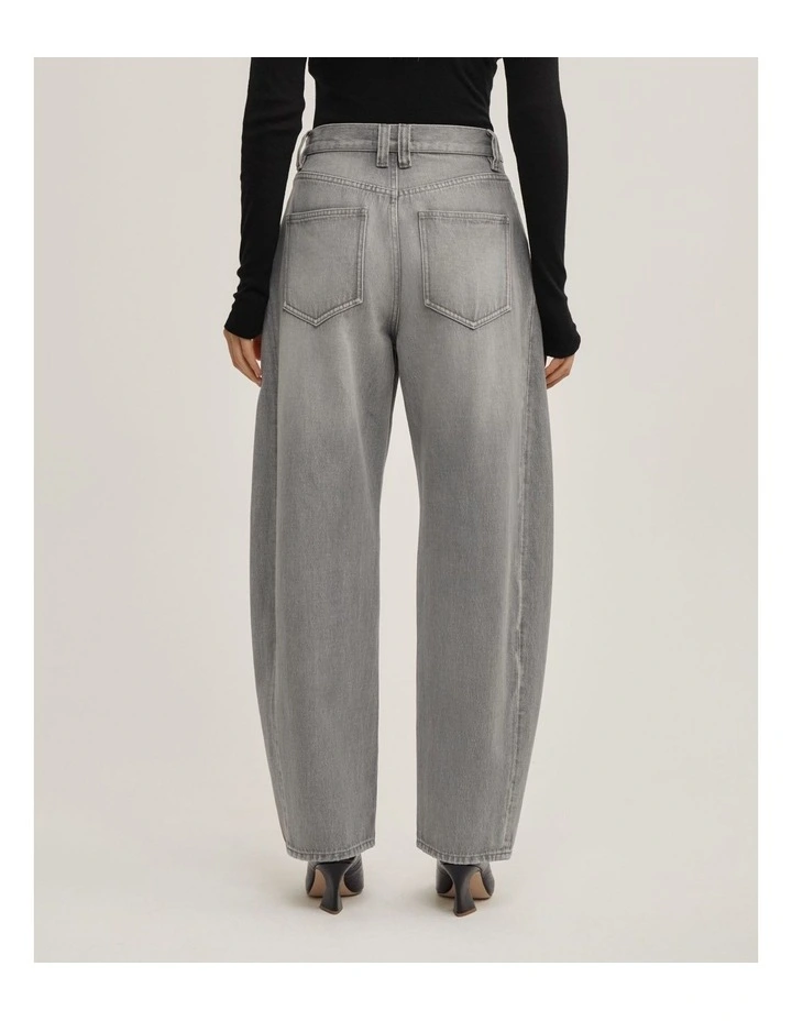 Barrel Leg Jeans in Washed Grey image 6